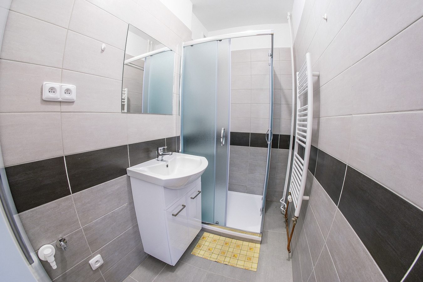 Koupelna – Ubytovna U Nádraží – Levné ubytování v Českých Budějovicích